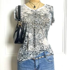 T- PARTY Studded Graphic Hooded short sleeve Y2K/streetwear/grunge Tee size s/m